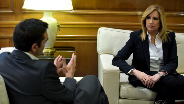 Τσίπρας: Εσείς μας βάλατε στα μνημόνια - Γεννηματά: Μας έβαλες τη θηλιά στον λαιμό