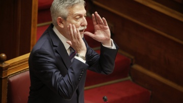 Σε θέση άμυνας η κυβέρνηση για τις παρεμβάσεις Καμμένου στον ισοβίτη Γιαννουσάκη