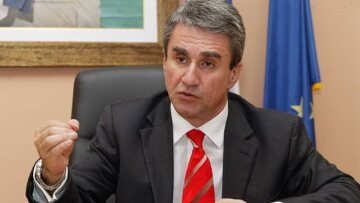 Ερώτηση Λοβέρδου: Υπάρχει απόπειρα συγκάλυψης συγκεκριμένου κυκλώματος λαθρεμπόρων;