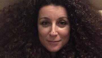 Αναρρώνει ακόμα στο νοσοκομείο η κωμικός Κατερίνα Βρανά