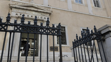 «Βόμβα» στα έσοδα από την απόφαση του ΣτΕ για τις παρατάσεις παραγραφής 