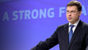 Προειδοποίηση Ντομπρόβσκις: Λύστε το θέμα με το ΤΑΙΠΕΔ για να εκταμιευτεί έγκαιρα η δόση