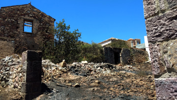 Μάνη: Μάχη με τις αναζωπυρώσεις - Ξεκίνησαν οι καταγραφές ζημιών στα σπίτια 