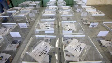 Δημοσκόπηση Metron Analysis: 14,8 ποσοστιαίες μονάδες η διαφορά ΝΔ-ΣΥΡΙΖΑ