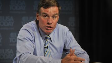 ΗΠΑ: Κορυφαίο στέλεχος των Δημοκρατικών στην Επιτροπή Πληροφοριών θέλει να «ανακρίνει» τον Τραμπ Τζούνιορ