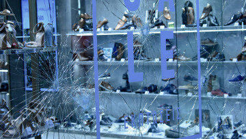 Επεισόδια για την Ηριάννα: «Γυαλιά-καρφιά» η Ερμού από αλληλέγγυους