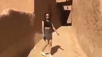 Άνω - κάτω η Σαουδική Αραβία: Ποιο είναι το κορίτσι με τη μίνι φούστα;