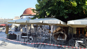 Βομβαρδισμένο τοπίο η Κως μετά τον φονικό σεισμό 