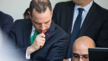 Όταν ο Τραμπ ζήτησε από τον Πρίμπους να σκοτώσει μία μύγα που τον... ενοχλούσε!