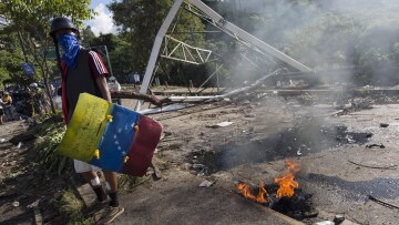 Με το αίμα δέκα ανθρώπων «βάφτηκαν» οι κάλπες στη Βενεζουέλα