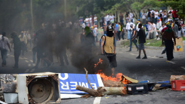 Βενεζουέλα: Σε νέες κινητοποιήσεις καλεί η αντιπολίτευση στη σκιά των αιματοβαμμένων εκλογών