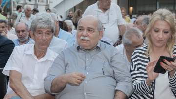 Ο Βούτσης δικαιολογεί τον Ρουβίκωνα: Και οι βουλευτές αναρτούν πανό... 