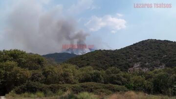 Μεγάλη φωτιά στην Πάργα - Πλησιάζει προς τις πηγές του Αχέροντα
