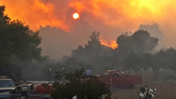 Ακόμα μια νύχτα αγωνίας στη Ζάκυνθο - Στο νησί το «drone» της Πυροσβεστικής