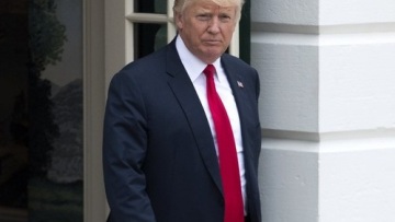 «Έκρηξη» Τραμπ: Τα Fake News διαστρέβλωσαν όσα είπα για το Σάρλοτσβιλ