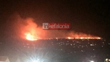 Κεφαλονιά: Νέες πυρκαγιές σε  Καραβάδο και Πάστρα - Απειλούνται κατοικίες