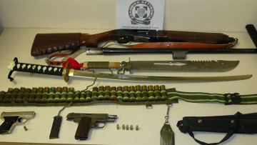 Βόλος: Ιδιοκτήτης ζαχαροπλαστείου πυροβόλησε στον αέρα κατά εφοριακών