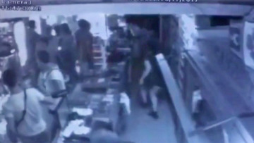 Τρόμος: Το λευκό βαν «σαρώνει» τη Λας Ράμπλας και όλοι τρέχουν να κρυφτούν