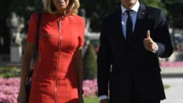 Το μίνι της Μπριζίτ επισκίασε τον Εμμάνουελ Μακρόν στην Αυστρία