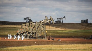 Αλματώδης αύξηση τιμών του αμερικανικού πετρελαίου μετά τον τυφώνα Χάρβεϊ