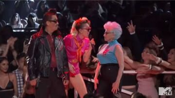 Βραβεία MTV: Κέιτι Πέρι, Μάιλι Σάιρους και η κόρη του Μάικλ Τζάκσον επί σκηνής