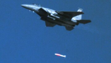 Οι ΗΠΑ έκαναν επιτυχή δοκιμή εξελιγμένης πυρηνικής βόμβας στη Νεβάδα