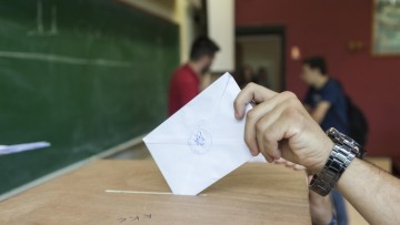 Κεντροαριστερά: Ψήφος και τέσσερα ευρώ για τον νέο αρχηγό