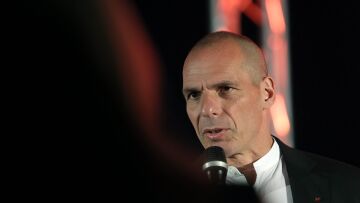 Ο Γιάνης Βαρουφάκης αποκαλύπτει τι είχε συμβουλέψει τον Κόρμπιν για το Brexit