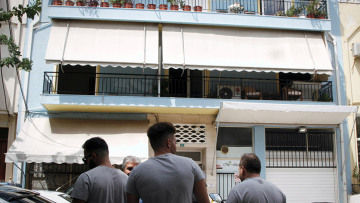 Πετρούπολη: Η 17χρονη χαροπαλεύει γιατί ο πατέρας της ήθελε να τη στραγγαλίσει