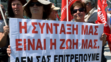 Οι επτά «πληγές» Κατρούγκαλου στους συνταξιούχους: Θα χάσουν έως 3 συντάξεις
