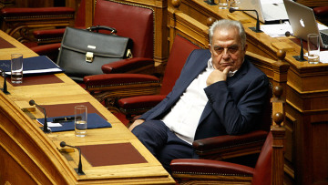 Τώρα ο Φλαμπουράρης τα ρίχνει στις επιχειρήσεις για το χαμένο «πακέτο Γιούνκερ»
