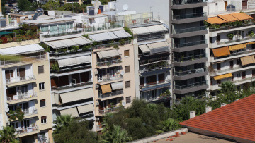 O ΕΝΦΙΑ «καταπίνει» δύο στις τρεις επιστροφές φόρων