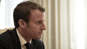 «Η επίσκεψη Μακρόν στα πληγέντα από τον τυφώνα Ίρμα νησιά θα γίνει... καιρού επιτρέποντος»