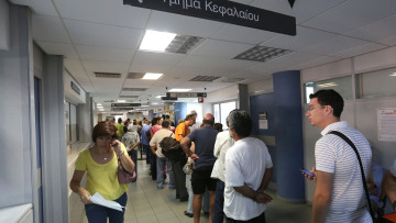 Παρά τις αυξήσεις φόρων, τον Ιούλιο μπήκαν στο ταμείο 100 εκατ. λιγότερα από το 2016