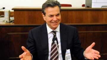 Ο Πετρόπουλος υπόσχεται ότι θα επιστραφούν οι επιπλέον εισφορές σε 1 εκατ. συνταξιούχους... σε άγνωστο χρόνο