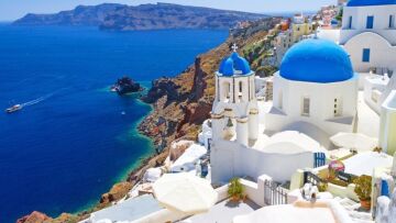Σε απόγνωση ο δήμαρχος Σαντορίνης: «Κάνω έκκληση, υιοθετήστε έναν εκπαιδευτικό»!