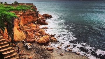 Δήμος Βούλας για πετρελαιοκηλίδα: Καθαρά τα νερά στις παραλίες μας