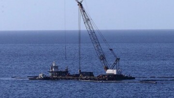 «Αγία Ζώνη»: Απορούμε κι εμείς πώς «εμφανίστηκε» η πετρελαιοκηλίδα στο Παλαιό Φάληρο