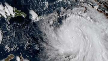 Η «Μαρία» με ανέμους 250χλμ. σαρώνει ξανά την Καραϊβική