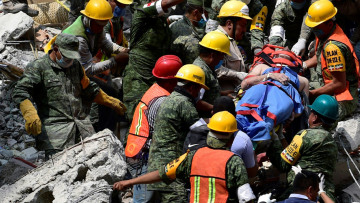 Μεξικό: Αγωνία για 12χρονο κοριτσάκι θαμμένο ζωντανό στα ερείπια σχολείου