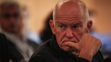 Εξόργισε τα κυπριακά κόμματα ο Γιώργος Παπανδρέου με την πρόσκληση σε Ακιντζί