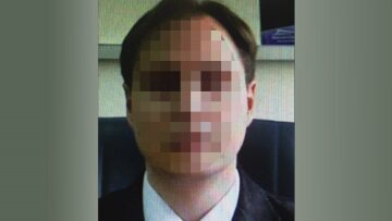 Το σατανικό σχέδιο του λέκτορα με το αρσενικό