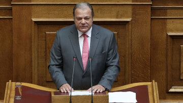 Νέα «κωλοτούμπα» Κατσίκη για το νομοσχέδιο για την αλλαγή ταυτότητας φύλου