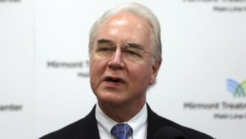 «Τομ Πράις Airlines»: Ο υπουργός Υγείας του Τραμπ κάνει... ταξιδάκια με χρήματα των Αμερικανών φορολογουμένων