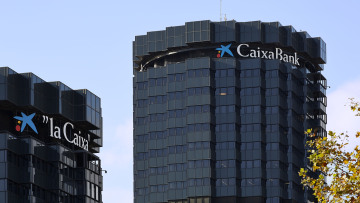 Καταλονία: Ισπανικές τράπεζες εξετάζουν το ενδεχόμενο αποχώρησης από τη Βαρκελώνη