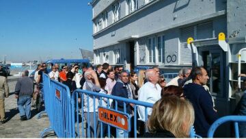 Ουρές για το ιστορικό θωρηκτό «Αβέρωφ» στο λιμάνι Θεσσαλονίκης