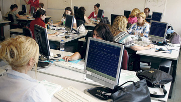 Έως 350 ευρώ το μήνα στις επιχειρήσεις που μετατρέπουν τα μπλοκάκια σε μισθωτή εργασία