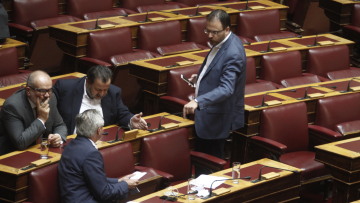 Δυσαρμονία Κεντροαριστεράς - κοινής γνώμης για την αλλαγή φύλου στα 15