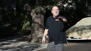 Το ξέσπασμα του Γουάινσταϊν στους φωτογράφους: «Όλοι κάνουμε λάθη, πρέπει να βοηθηθώ» 