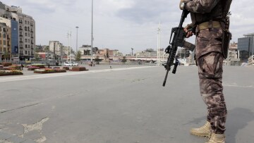 Τουρκία: Συνεχίζονται οι διώξεις για το πραξικόπημα - Εντάλματα σύλληψης για 25 στρατιωτικούς